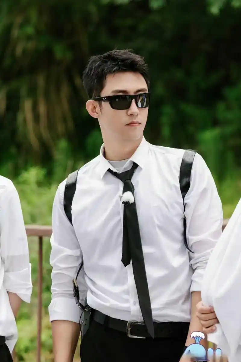 黄景瑜和极限挑战保安打起来了# 黄景瑜大魔王怎么这么帅呢!