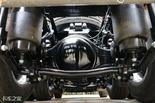 amt,空气悬架这些配置都有,4款牵引车哪个是你的菜?