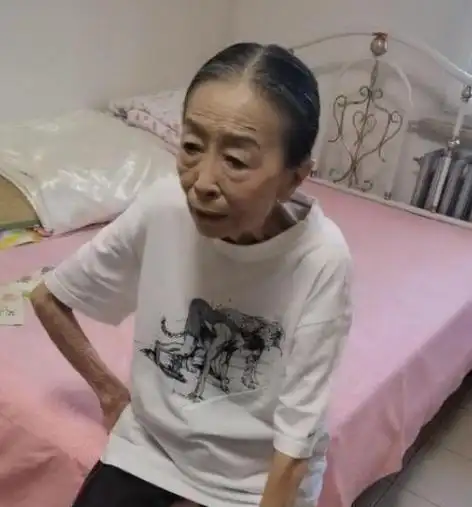 街头卖唱丈夫抛弃这8位女星晚年凄凉多位惨淡收场