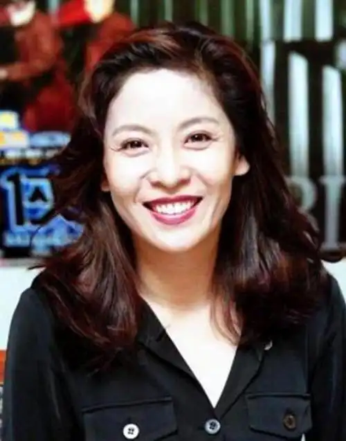 向华强的第一夫人陈岚一个全香港明星都害怕的传奇女子