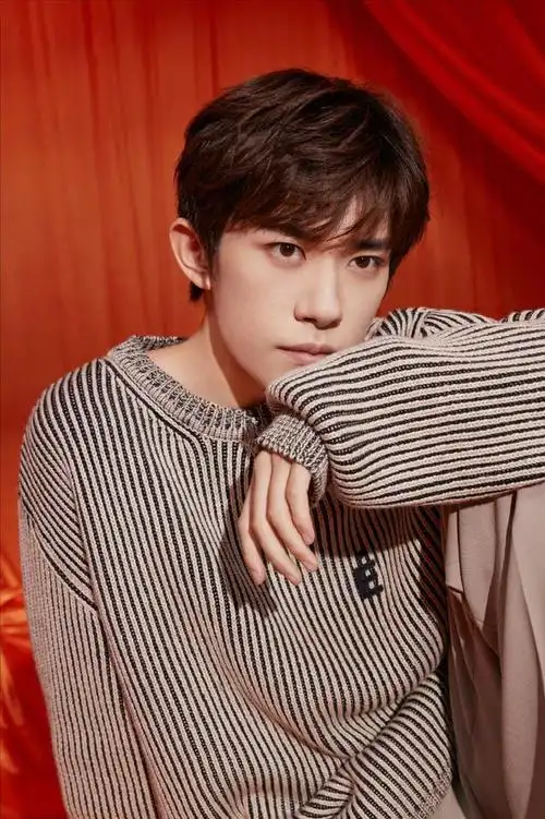 王俊凯,王源,易烊千玺最新帅气海报发布,期待明天的舞台吧!