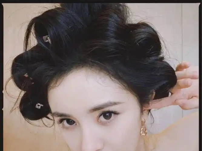 却不小心曝光豪宅,家中装修好奢侈_照片_变化_迪丽热巴