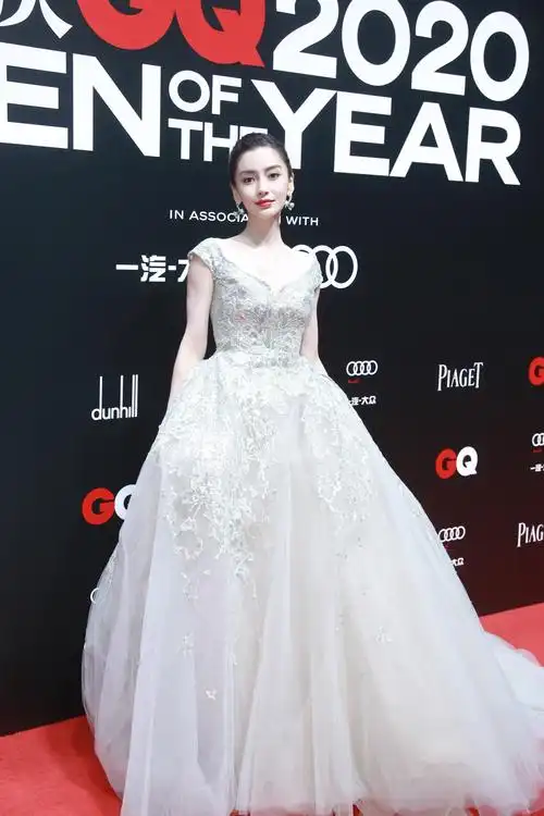 angelababy雾色流星裙高贵典雅深v设计大方秀锁骨