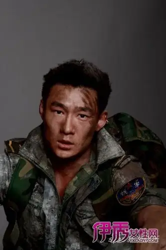 退役老兵看火蓝刀锋痛哭白微或肯定