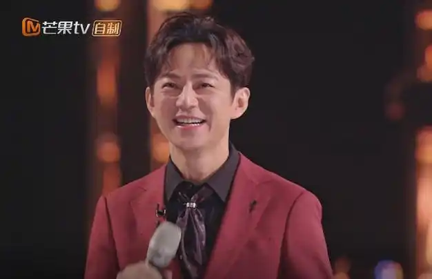 何炅的职业素养,在这一刻发挥到了极致|那英|周杰伦|张信哲|骑士团