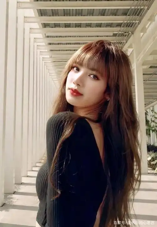 blackpink成员lisa受暗杀威胁约束.为什么极端黑色