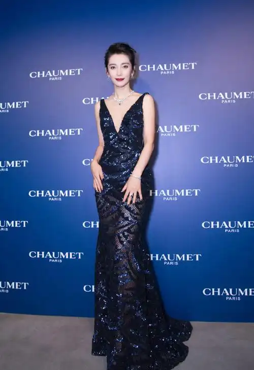 李冰冰高雅大气深v礼服写真图片,明星,气质,高清,优雅,李冰冰,美女