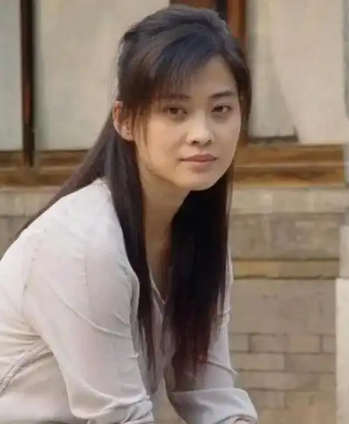 虽然那时学校明文规定,学生不得擅自参与戏剧演出,但这似乎并未磨灭