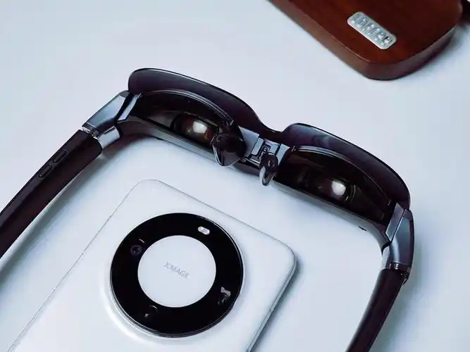 把120英寸的大屏装进眼镜里华为visionglass观影眼镜还挺酷