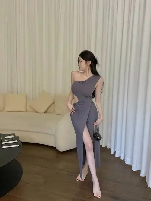 纯欲黑色开叉露肩连衣裙女装夏季辣妹御姐风裙子镂空收腰性感长裙