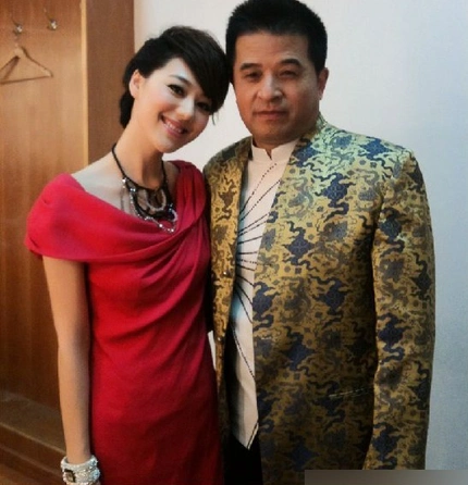 央视名嘴毕福剑可谓是中年成名的典型代表,在年轻时碌碌无为没有多少