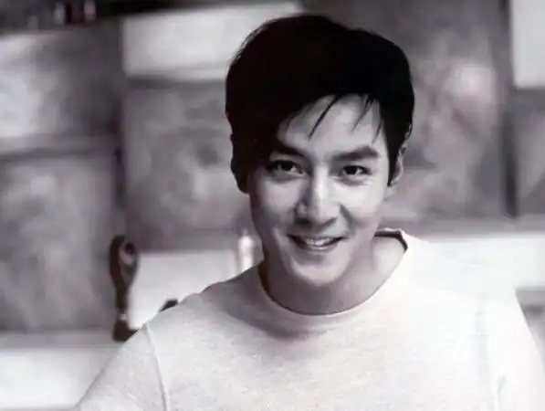 吴彦祖年轻时最帅图片看完发现张张都是最帅