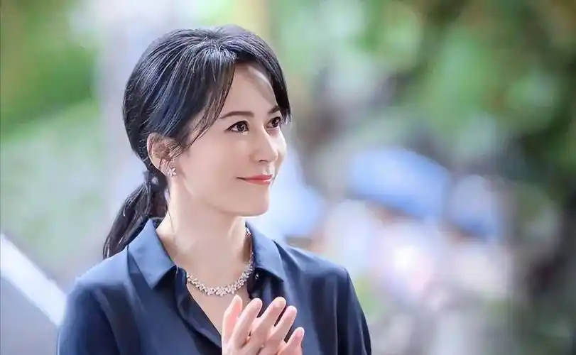 51岁俞飞鸿:没结婚,但是一直有固定伴侣,已陪伴她近20年_窦文涛_表演