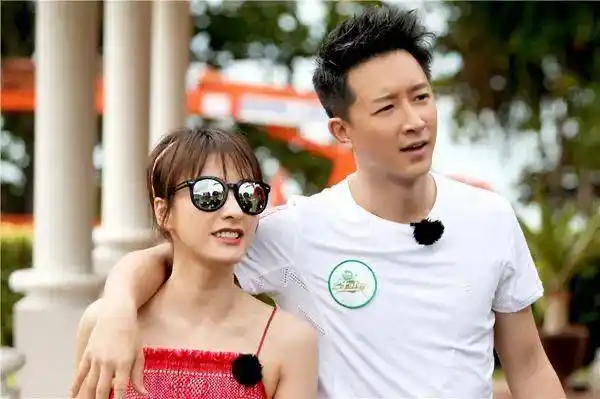 李易峰为什么老看吴昕(吴昕李易峰未播放出来的所有视频)