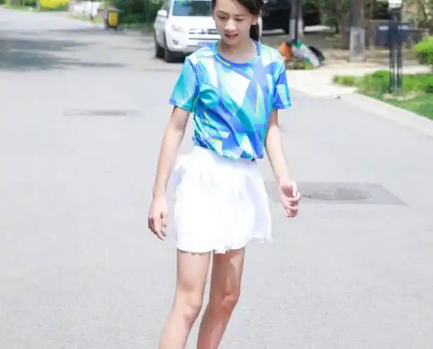 田亮晒女儿称"小巨人",森碟大腿充满肌肉线条,网友:羡慕