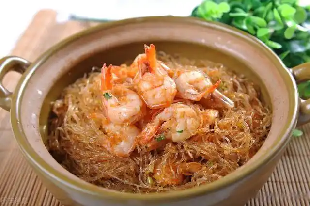 海鲜粉丝煲,鲜香入味超下饭,新手也能零失误,超美味的家常菜