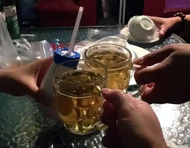 家有没喝的酒怎么放?人懒,手欠毁好酒,别让好酒毁在你手里