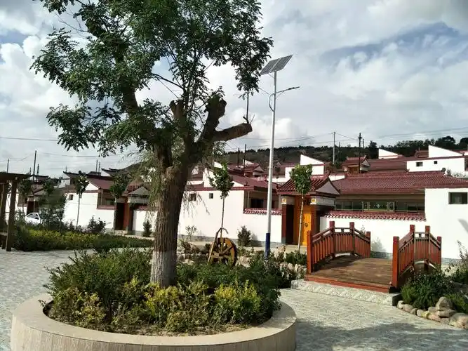 甘肃省平凉市庄浪县水洛镇吊沟村新农村一角