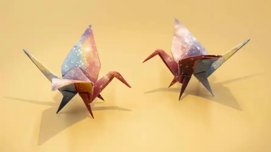 新冠疫情之下,千纸鹤响应号召在家修身养性,甚至长出了腿