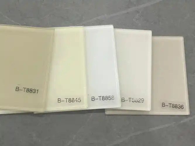 下白的色卡无奈橱柜老板忘了带虽说也现场看过图2柜子白图3瓷砖白提问