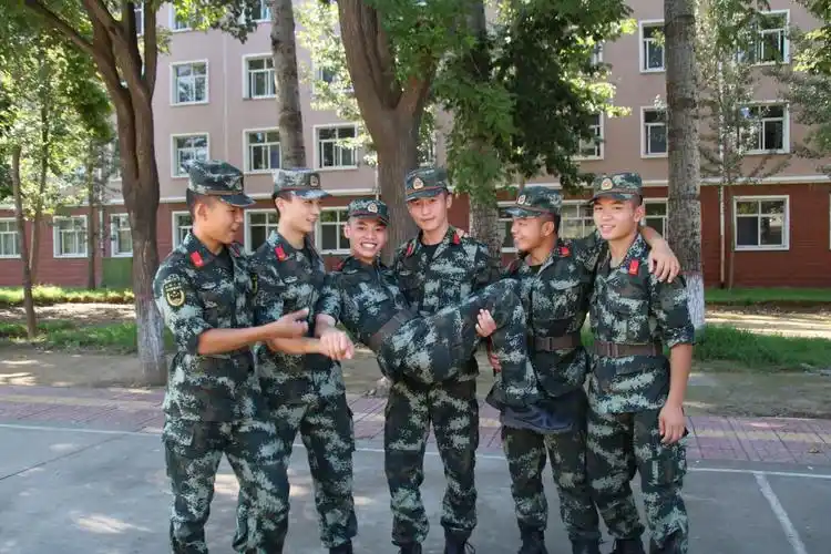 在部队生活中发生过什么引人捧腹大笑的事儿?