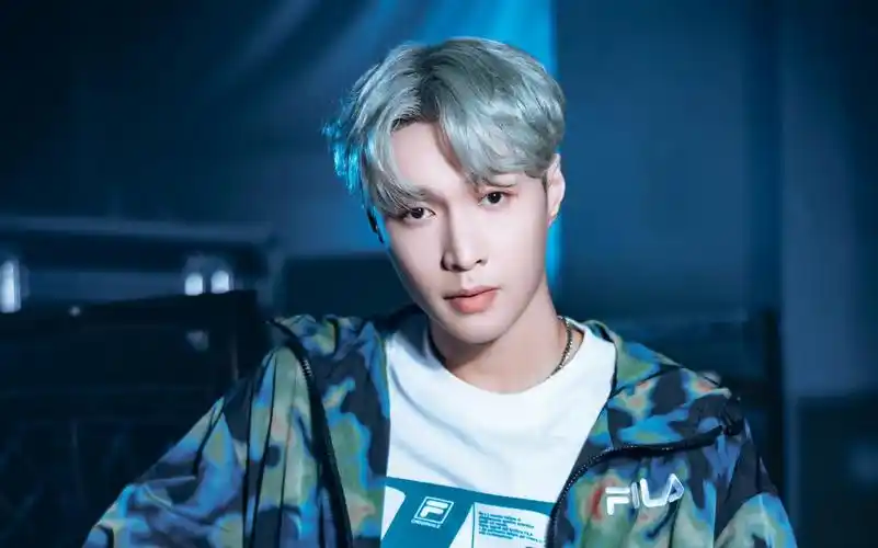 【张艺兴】今天是蓝色的张艺兴!