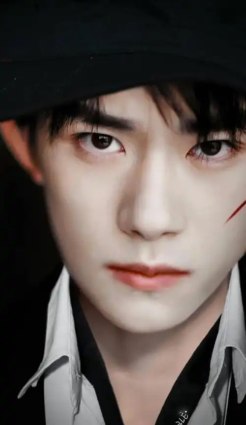 千玺笑的太撩人,高冷boy人设崩了!