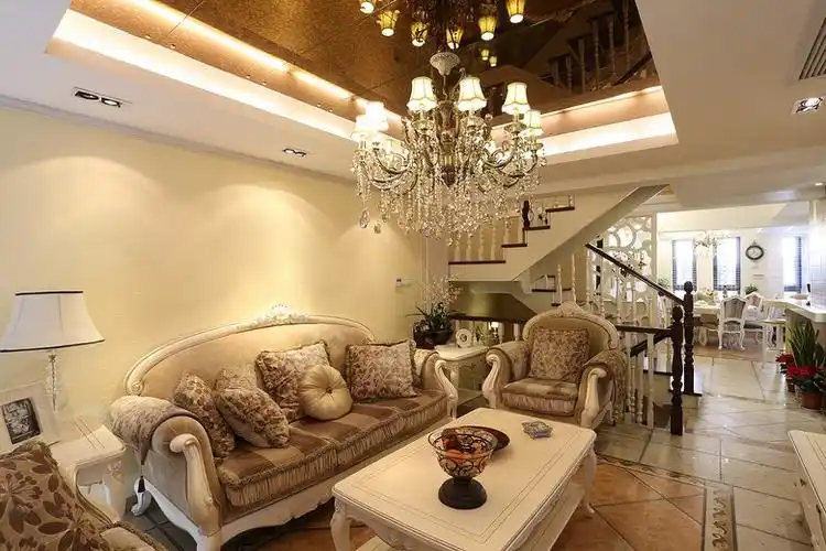 高雅浪漫欧式风格100平米复式loft客厅电视背景墙装修效果图