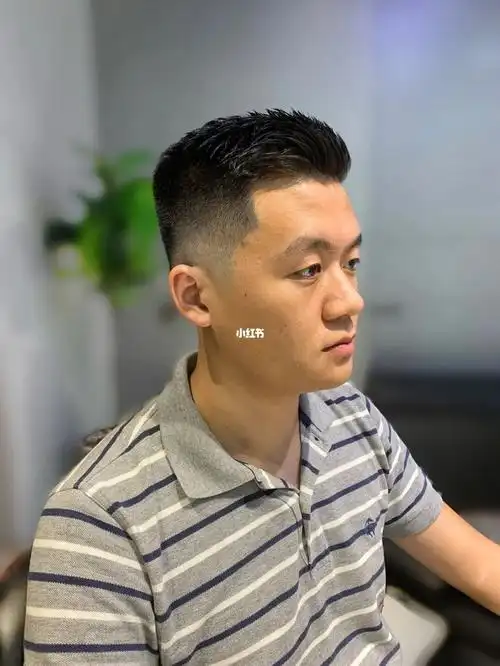 超短二八侧背男士发型78
