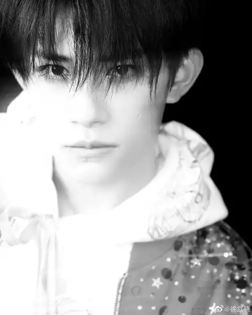 最美好の少年┊┊┊°.┈…易烊千玺…┈.