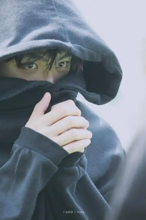 周柯宇可以是大男孩也可以是贵公子