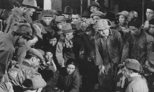 他是铁道游击队的开创者,因无钱治病离世,为何下场会这么凄凉