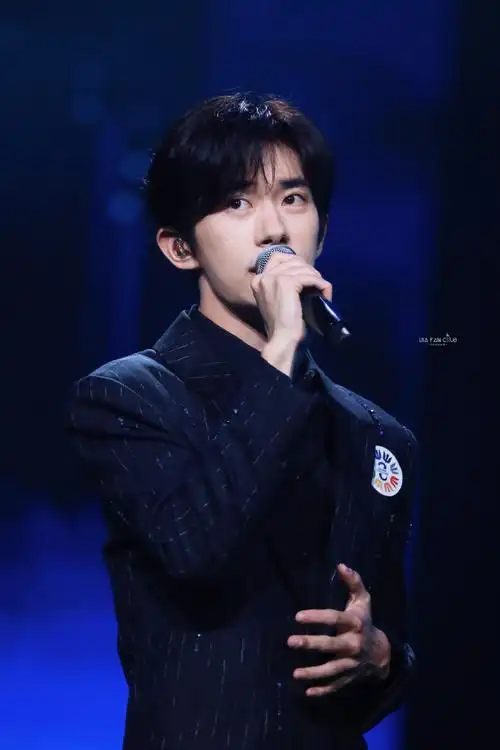 易烊千玺不辞星海舞台##易烊千玺献唱不辞星海