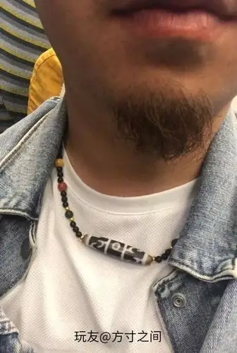 以及鼻子下面留一撮的小日……子过得还不错的日本人的那种胡子,嗯,图