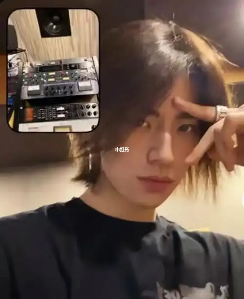 这几张真的好好看#王琳凯p图素材  #小鬼王琳凯  #王琳凯