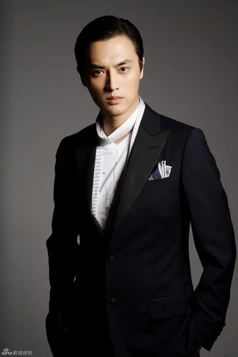 高清图集:刘晓虎复古写真曝光 帅总裁展现成熟魅力_高清图集_新浪网