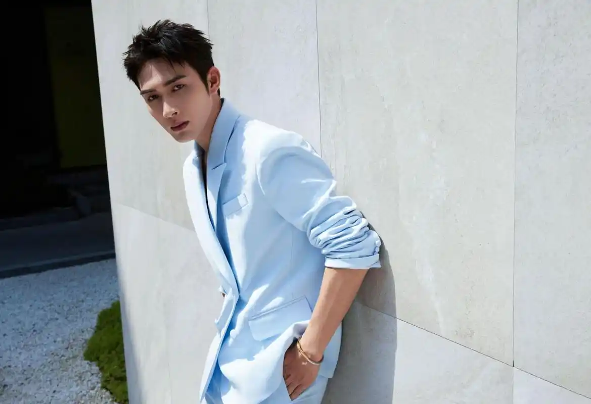 张彬彬蓝衣写真[心]