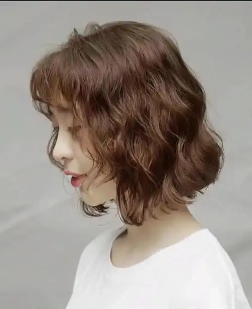 短发烫发推荐发量多显脸小