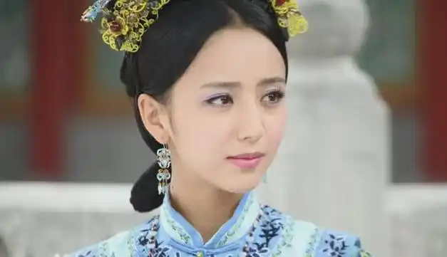 40岁佟丽娅现状:带9岁儿子阿那亚度假,儿子肉嘟嘟好可爱|杨幂|古装