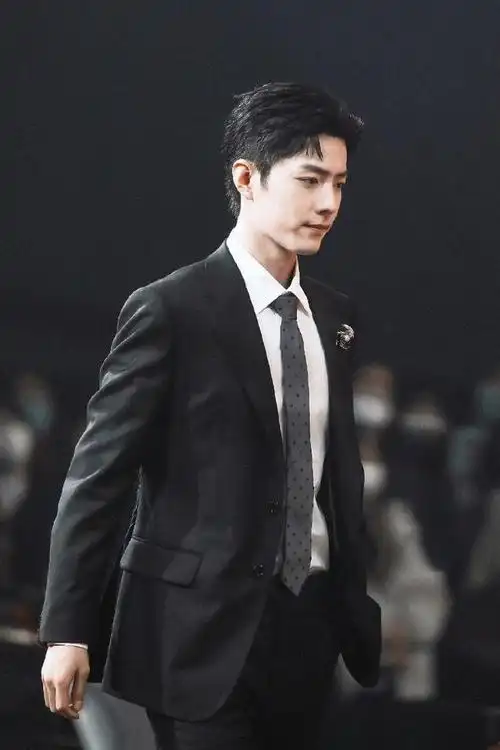 肖战西服杀:霸道总裁爱了爱了