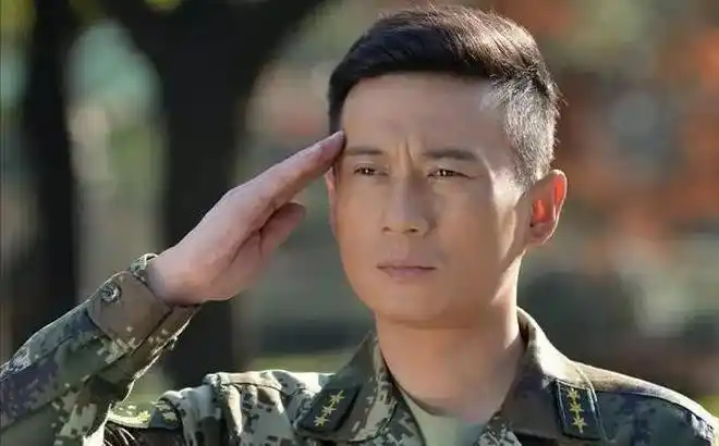 徐洪浩:娶小10岁神似董洁的娇妻,剧中演父女,剧外却是真夫妻!