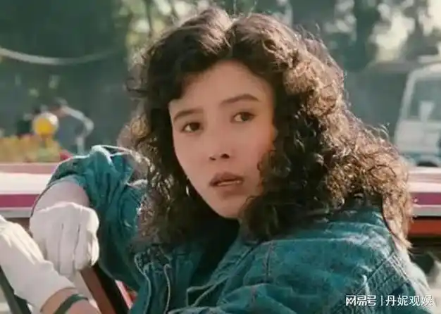 丁嘉丽之女胡琳娜在父母离异的阴影中长大今36岁不敢结婚