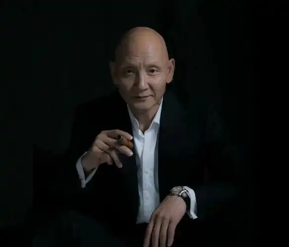 杜玉明是中国男演员,导演,因为饰演太多的反派角色,又被成为"坏人专业