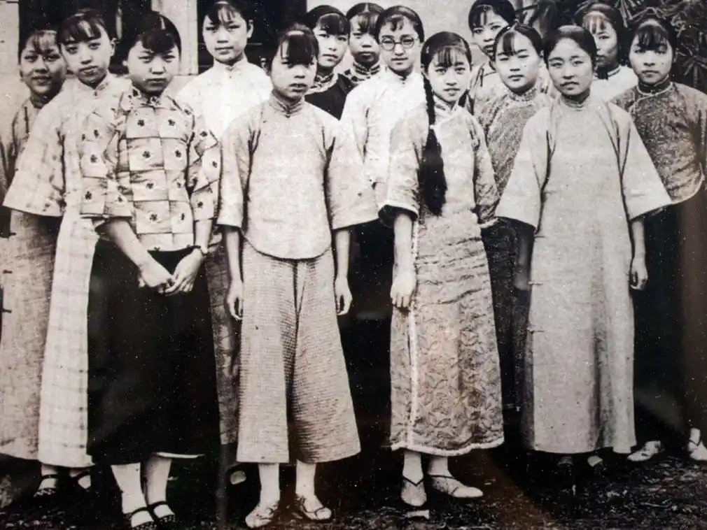 民国时期女性解放运动:不得束胸,女性的穿着开始时尚起来