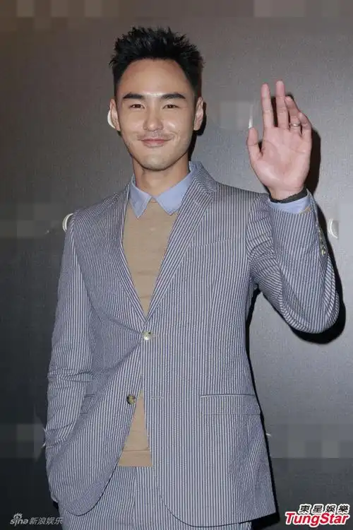 喜欢 6 / 7 新浪娱乐讯 好莱坞影星詹姆斯-弗兰科,韩星李英爱,阮经天