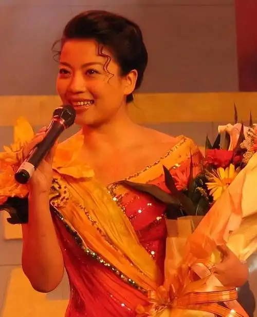 歌手张也的个人资料 歌手张也结婚了吗 - 歌词译