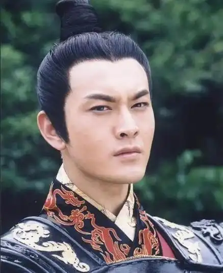 14岁就"嫩模"出道,20年成为"顶流",你们都看错了baby