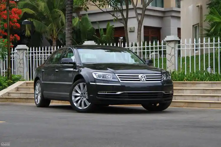 大众新辉腾外观实拍图