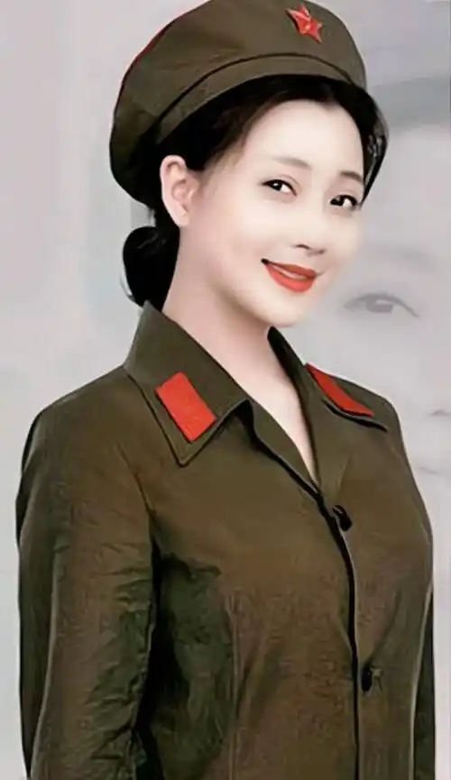 殷桃的军装照,个个调皮可爱,英姿飒爽_重庆_内热_爸爸