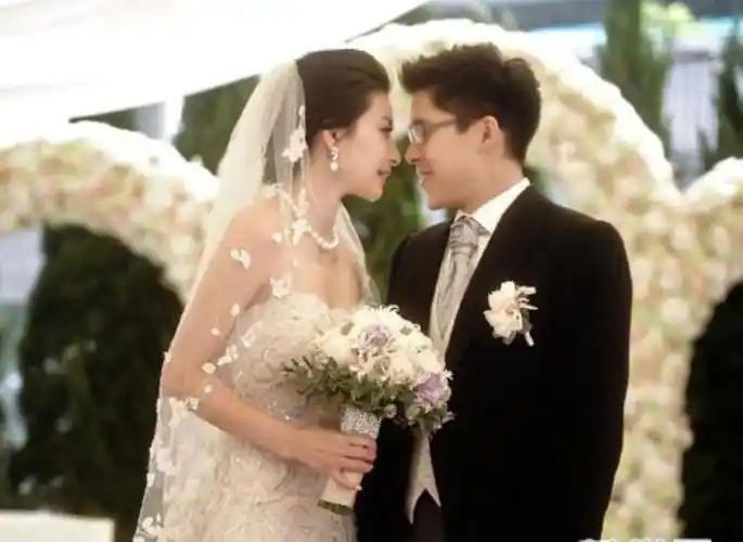 徐若瑄婚纱照(徐佳莹分享隐藏版婚纱照)